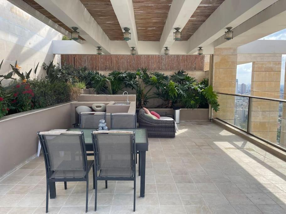 Apartamento Beautiful Penthouse W/Amazing View, Prime Location Ramat Gan Exterior foto