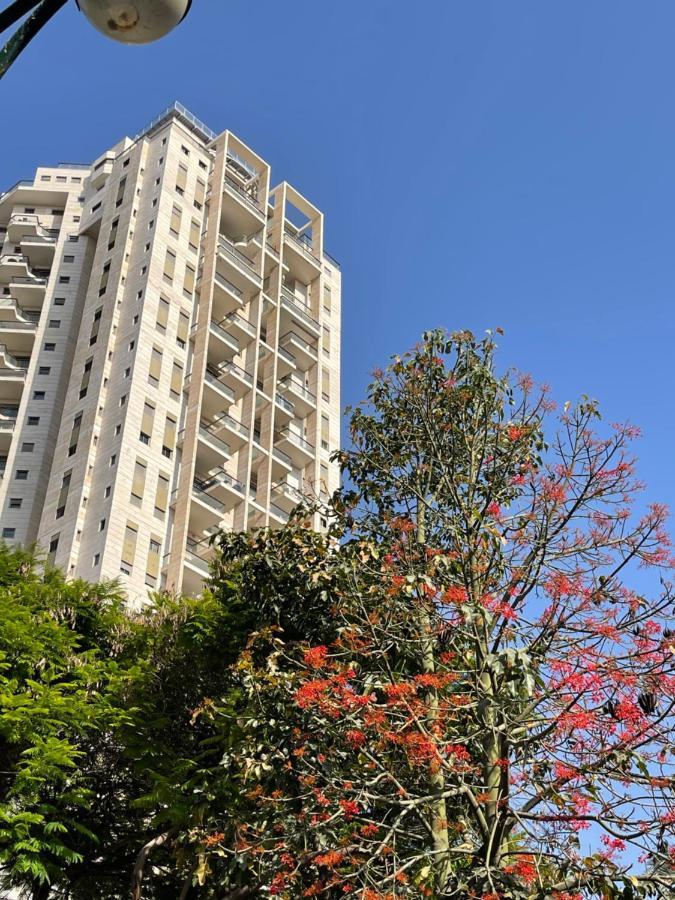 Apartamento Beautiful Penthouse W/Amazing View, Prime Location Ramat Gan Exterior foto