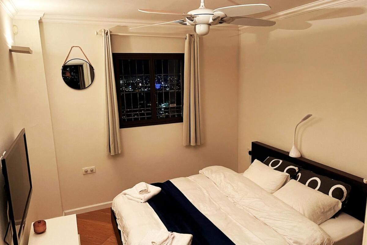 Apartamento Beautiful Penthouse W/Amazing View, Prime Location Ramat Gan Exterior foto