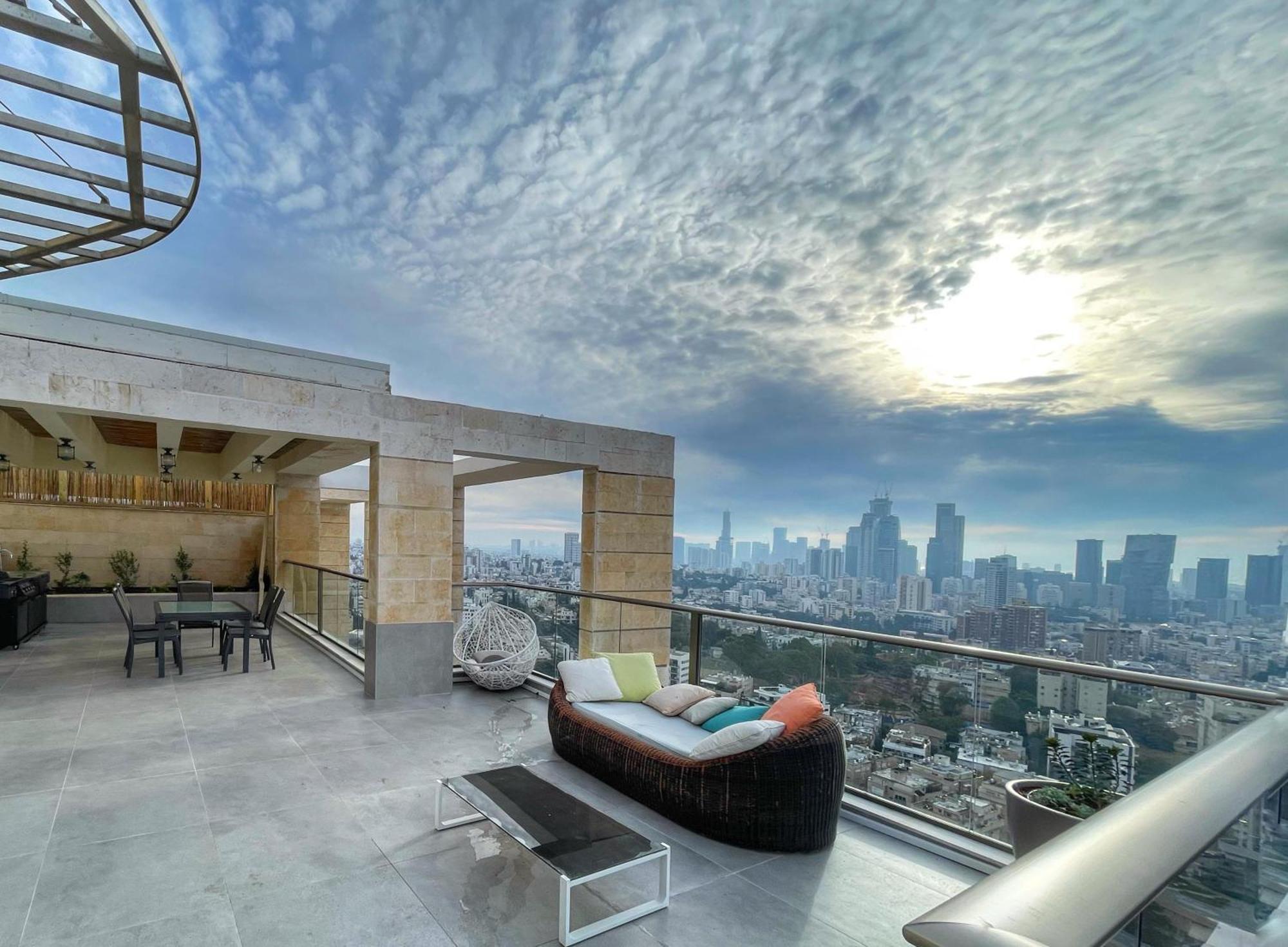 Apartamento Beautiful Penthouse W/Amazing View, Prime Location Ramat Gan Exterior foto